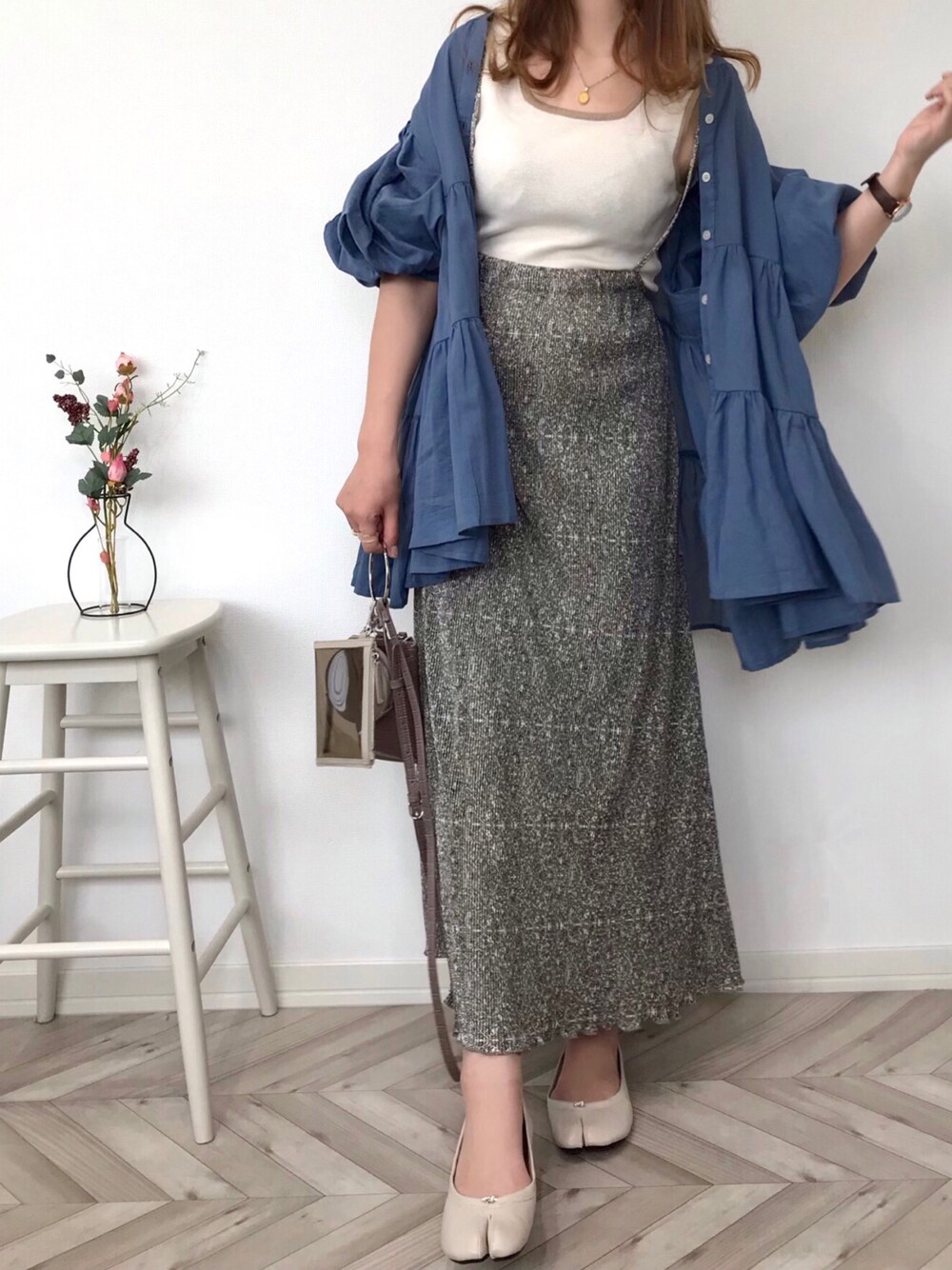 「auntie rosa holiday、ボリューム袖、休日スタイル、春夏コーデ、きれいめカジュアル、プチプラ、足袋バレエ」｜「Auntie Rosa Holidayの【ふわっと女性らしく揺れる】ノーカラーシアーコットンブラウス（シャツ/ブラウス、ブルー系）」を使った、うーまんさん（レディース・158cm）の春コーディネートの1枚目の写真
