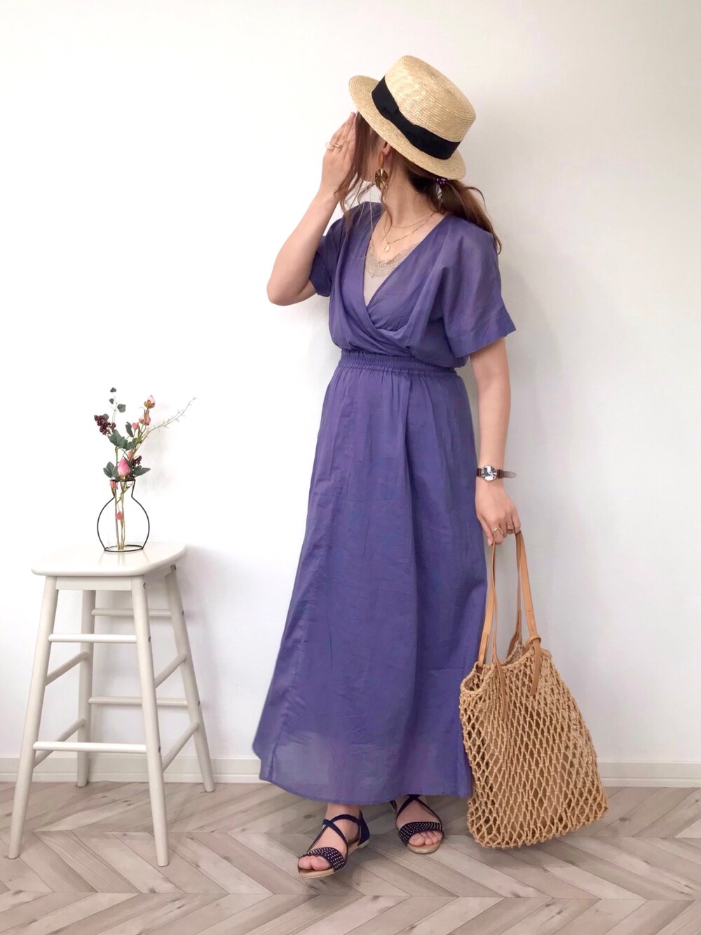「春夏コーデ、レイヤードスタイル、KBF、ロングワンピース、プチプラ、polcadot、カンカン帽、休日スタイル、サンダル」｜「polcadotのストロー ボーダーカンカン帽（ハット、ベージュ系）」を使った、うーまんさん（レディース・158cm）の春コーディネートの1枚目の写真