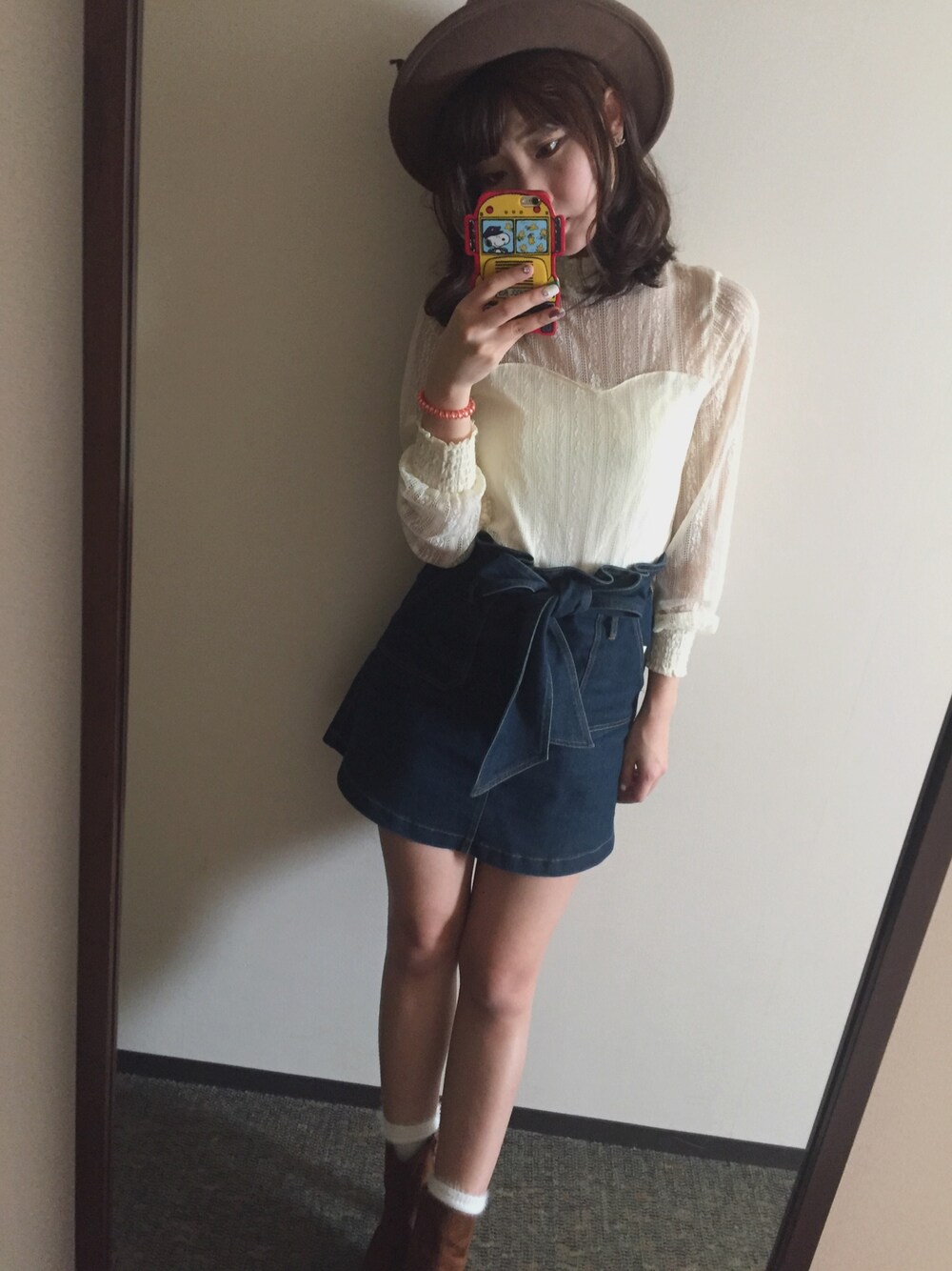 「SNIDELのアイテム（ハット、ブラウン系）」を使った、Narsha さん（レディース・164cm）の秋コーディネートの1枚目の写真