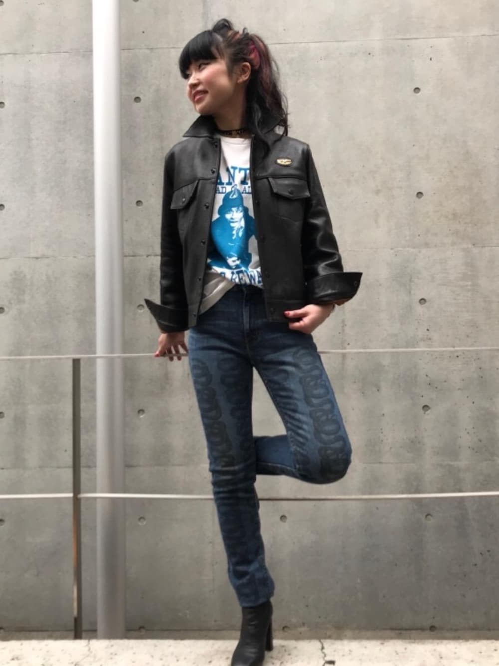 「カジュアル、ロック、Tシャツ、大人カジュアル、Hysteric Glamour、ヒステリックグラマー、ルイスレザー」｜「HYSTERIC GLAMOURのLewis Leathers×HYSTERIC Western JK（ライダースジャケット、ブラック系）」を使った、fukuchanさん（レディース・154cm）の夏コーディネートの1枚目の写真