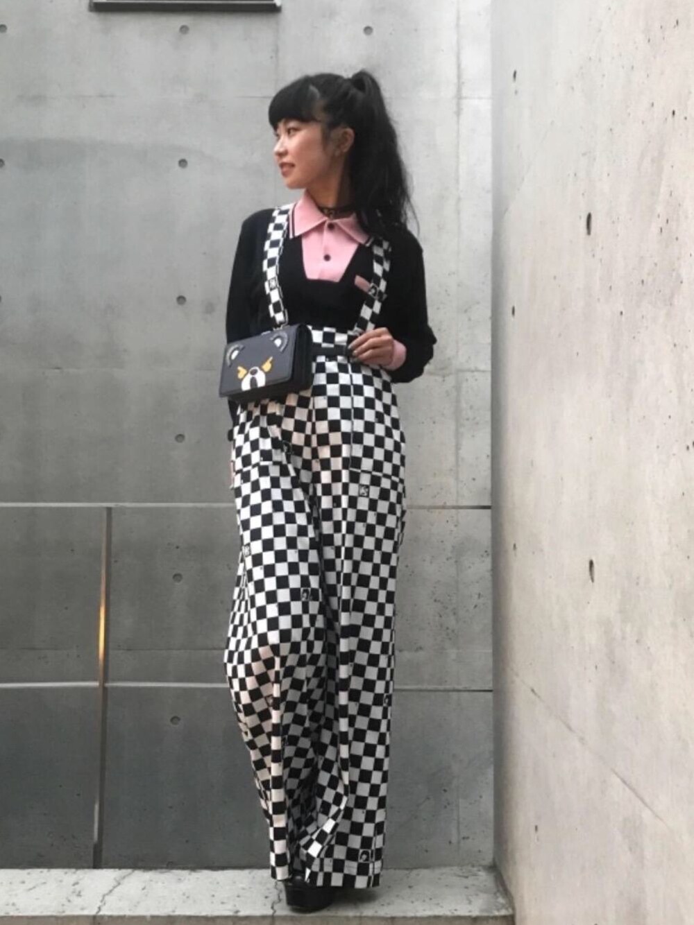 「カジュアル、コラボレーション、gvgv、Hysteric Glamour、ウエストバッグ、ヒステリックグラマー、チェッカーフラッグ祭り」｜「HYSTERIC GLAMOURのHYSTERIC BEAR 2WAY MULTIバッグ（ショルダーバッグ、ブラック系）」を使った、fukuchanさん（レディース・154cm）の夏コーディネートの1枚目の写真