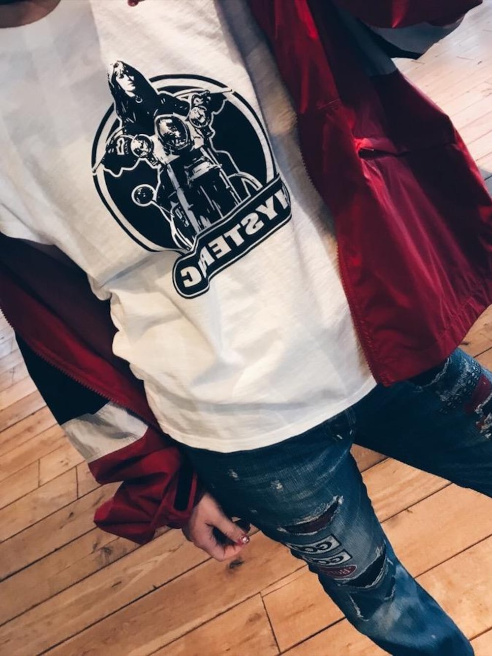 「デニム、雨の日、Hysteric Glamour、ナイロン、低身長、ヒステリックグラマー、ゴールデンウィーク、転写」｜「HYSTERIC GLAMOURのGOD PATCH DENIMスリムストレートパンツ（デニムパンツ、ブルー系）」を使った、fukuchanさん（レディース・154cm）の春コーディネートの1枚目の写真