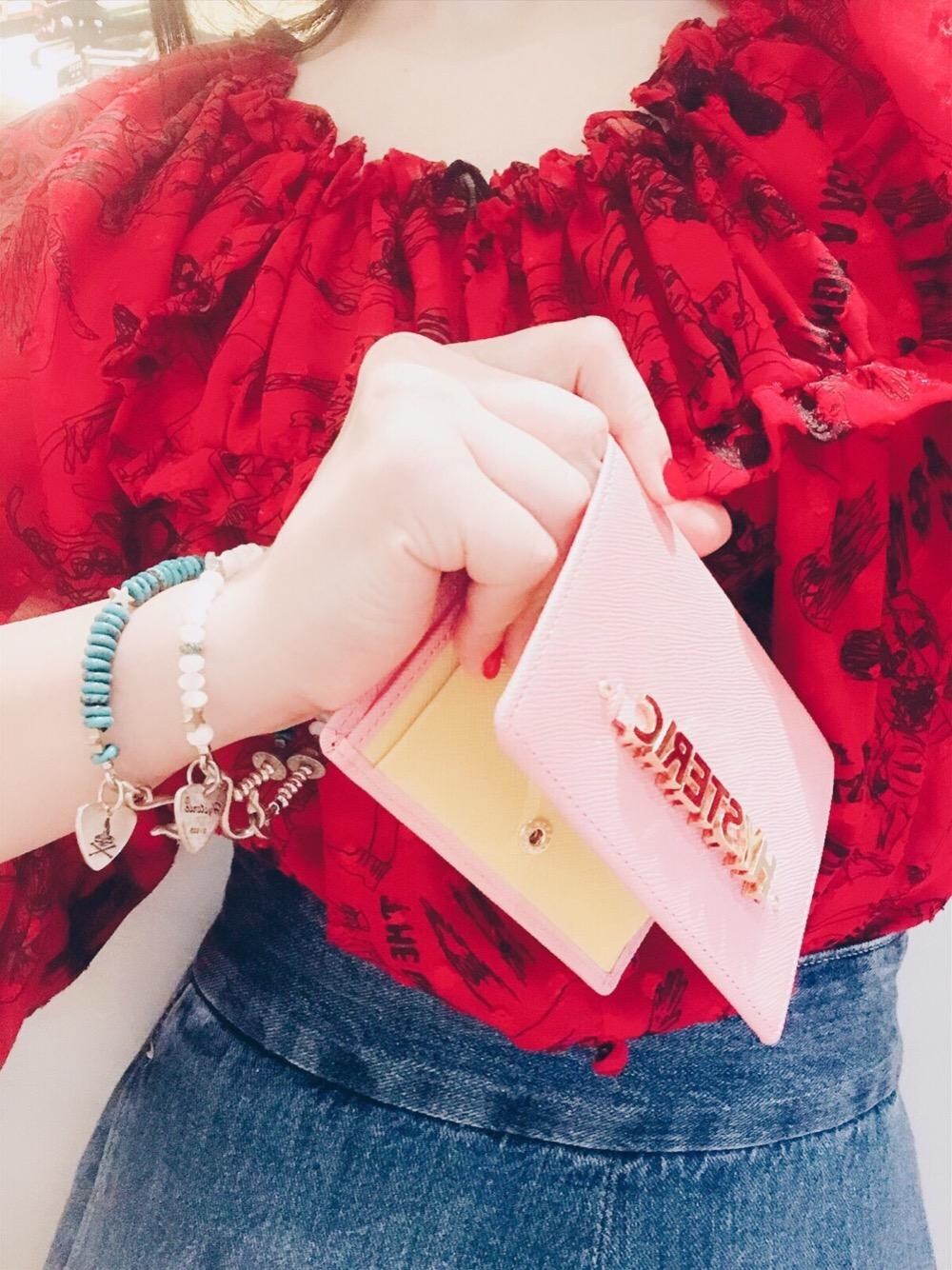 「デニム、ブレス、デニムスカート、財布、Hysteric Glamour、低身長、青山、ヒステリックグラマー、Special」｜「HYSTERIC GLAMOURのAkashic Tree× HYSTERIC/BEADSブレス（ブレスレット、ブルー系）」を使った、fukuchanさん（レディース・154cm）の夏コーディネートの1枚目の写真