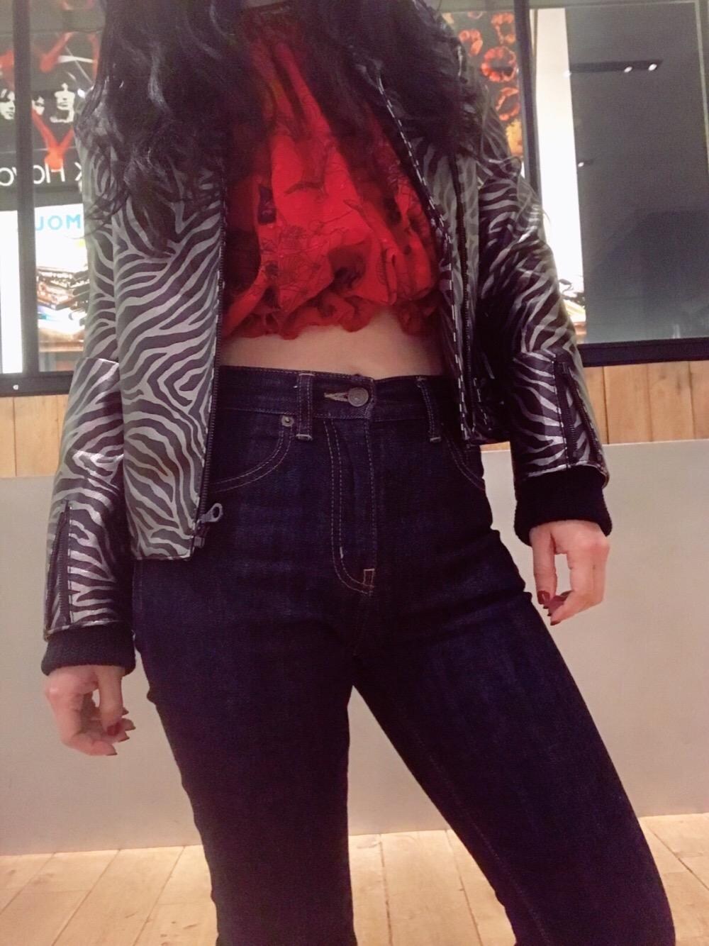 「ビッグシルエット、ライダース、Hysteric Glamour、ダブルライダース、低身長、青山、ヒステリックグラマー、秋コーデ」｜「HYSTERIC GLAMOURのSデニム スリムPT（デニムパンツ、ブルー系）」を使った、fukuchanさん（レディース・154cm）の秋コーディネートの1枚目の写真