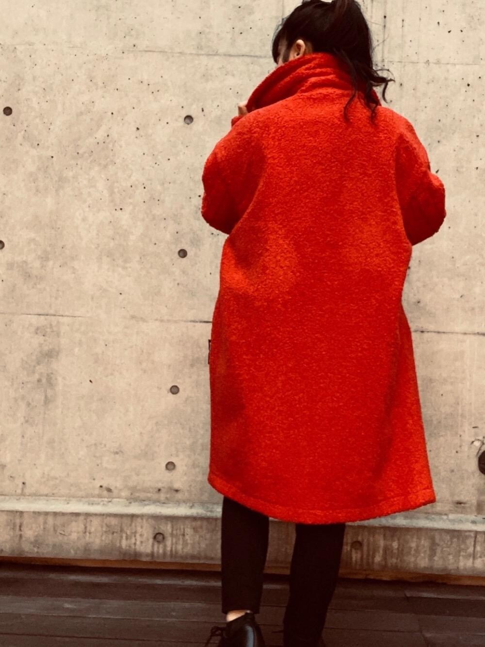 「冬コーデ、Hysteric Glamour、カジュアルコーデ、ヒステリックグラマー、HYSTERICS、冬アウター」｜「HYSTERIC GLAMOURのストレッチデニム ベルト付ハイウエストスリムパンツ（デニムパンツ、ブラック系）」を使った、fukuchanさん（レディース・154cm）の秋コーディネートの1枚目の写真