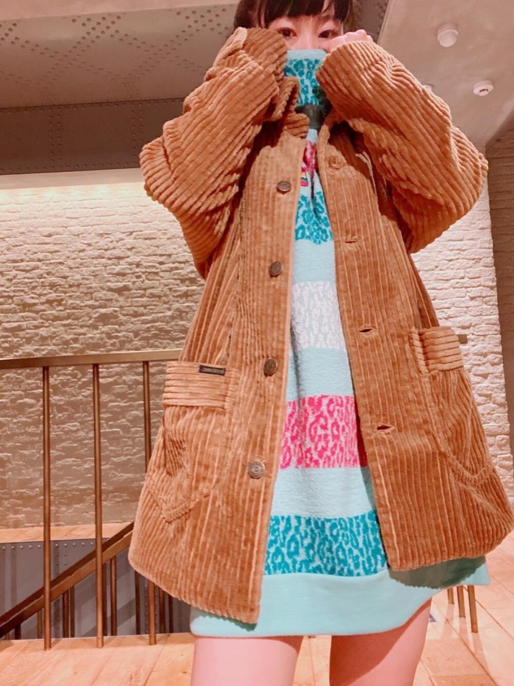 「冬コーデ、タートル、Hysteric Glamour、低身長、カジュアルコーデ、ヒステリックグラマー、HYSTERICS」｜「HYSTERIC GLAMOURのラグランスリーブジャケット（ピーコート、ベージュ系）」を使った、fukuchanさん（レディース・154cm）の秋コーディネートの1枚目の写真