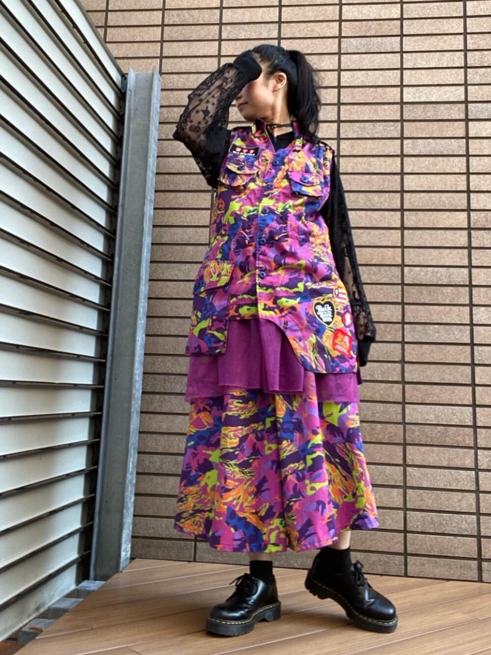 「ベスト、Hysteric Glamour、キュロット、春コーデ、カジュアルコーデ、ヒステリックグラマー、ストリートコーデ、ミリタリーコーデ」｜「HYSTERIC GLAMOURのジャンパーキュロットスカート（スカート、ピンク系）」を使った、fukuchanさん（レディース・154cm）の春コーディネートの1枚目の写真