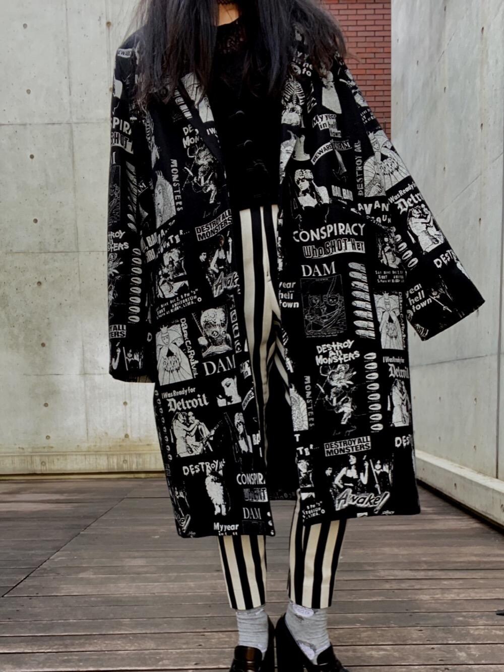 「コート、チェスターコート、チェスター、総柄、Hysteric Glamour、ヒステリックグラマー、HYSTERICS」｜「HYSTERIC GLAMOURのスラックスパンツ（スラックス、ホワイト系）」を使った、fukuchanさん（レディース・154cm）の冬コーディネートの1枚目の写真