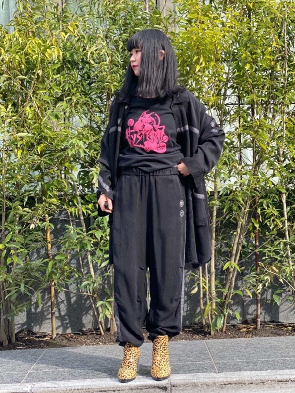 「セットアップ、シャツ、Hysteric Glamour、リラックスパンツ、春コーデ、ラフコーデ、カジュアルコーデ、ヒステリックグラマー」｜「HYSTERIC GLAMOURのCLEAR HEEL ブーツ（ブーツ、ベージュ系）」を使った、fukuchanさん（レディース・154cm）の冬コーディネートの1枚目の写真