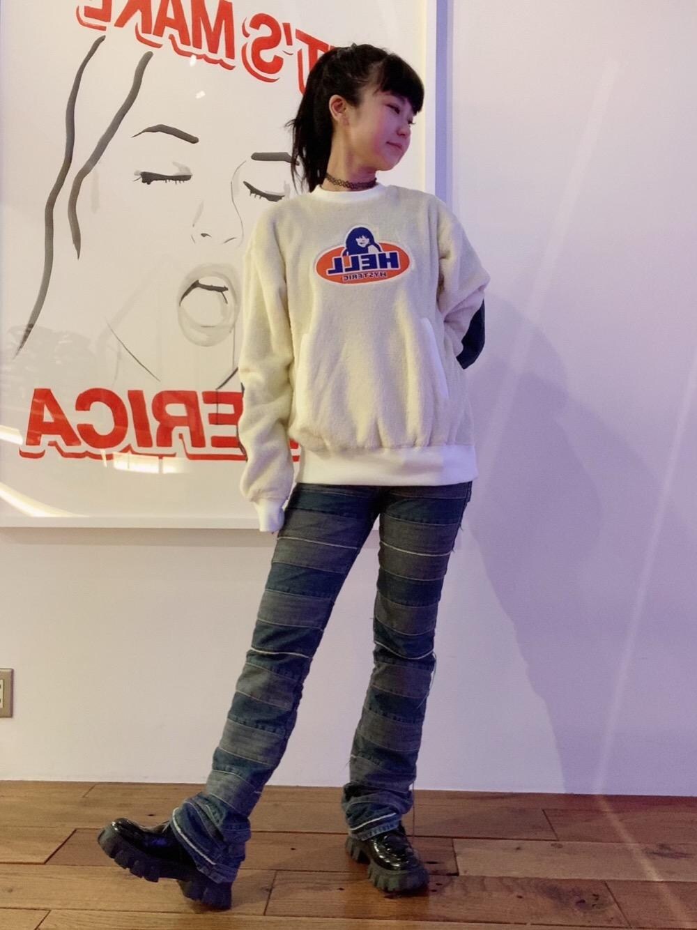 「カジュアルコーデ、ヒステリックグラマー、ポーラテック、でにむ、hysteric glamour、らふこーで」｜「HYSTERIC GLAMOURのUSED加工デニム スクラッチフレアパンツ（デニムパンツ、ブルー系）」を使った、fukuchanさん（レディース・154cm）の秋コーディネートの1枚目の写真