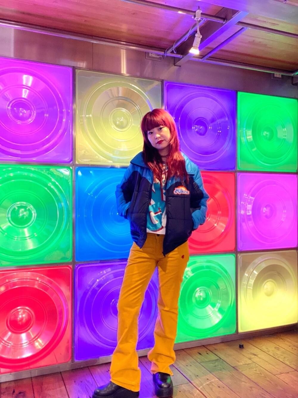 「カジュアルコーデ、ヒステリックグラマー、ロンt、hysteric glamour、らふこーで、あうたー、あめかじ」｜「HYSTERIC GLAMOURのMAXIMUM FREQUENCY 七分袖チビTシャツ（Tシャツ/カットソー、パープル系）」を使った、fukuchanさん（レディース・154cm）の秋コーディネートの1枚目の写真