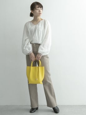 「イエローバッグ」｜「アイテム（シューズ）」を使った、RODE SKO ONLINE STOREさん（レディース・165cm）の冬コーディネート