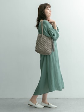 「RODE SKO（ロデスコ）のMARIA タッセルペーパーショルダー（ショルダーバッグ）」を使った、RODE SKO ONLINE STOREさん（レディース・165cm）の春コーディネート