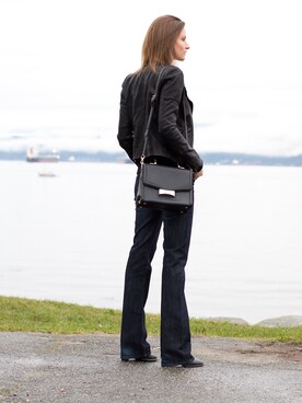 「Paige Denim」｜Alison Hutchinsonさん（レディース）の冬コーディネート