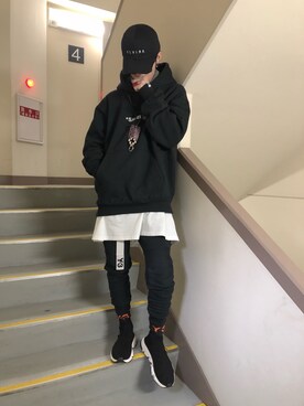 「MARCELO BURLON（マルセロ・バーロン）のアイテム（アクセサリー）」を使った、ユダイさん（メンズ・173cm）の冬コーディネート