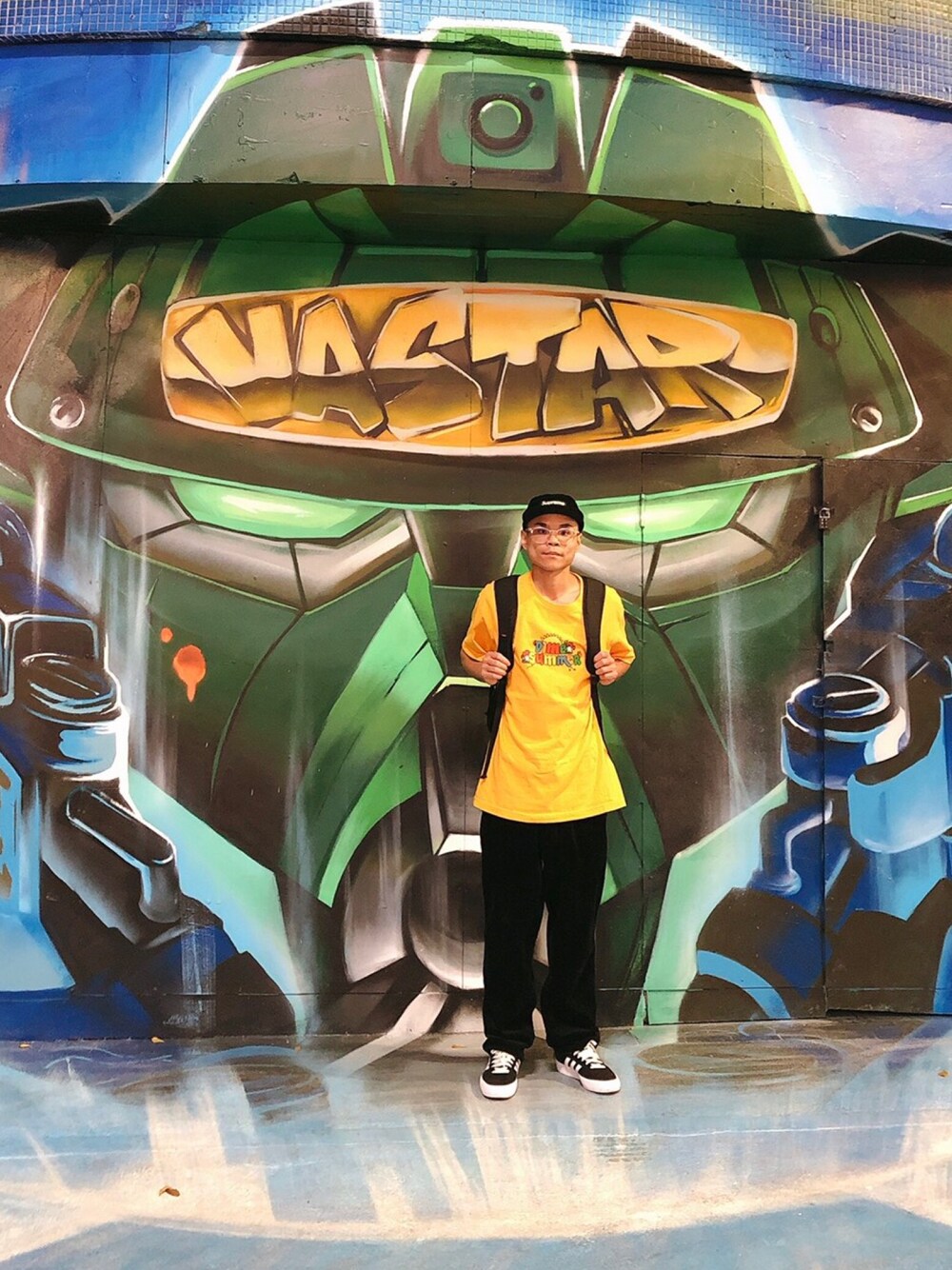 「ootd、街頭穿搭、oversize、supreme、GU、adidas skateboarding、Dime、西門靖」｜「Supreme のアイテム（キャップ、ブラック系）」を使った、Krisさん（メンズ・168cm）の秋コーディネートの1枚目の写真