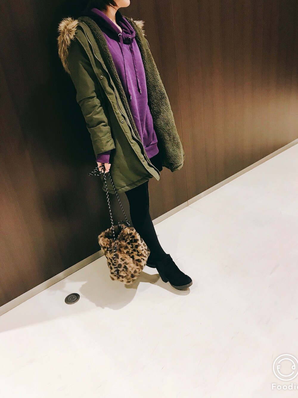 「紫コーデ、防寒スタイル、冬コーデ、休日スタイル、カジュアル、ヒョウ柄バック」｜「JEANASISのアイテム（ハンドバッグ、ブラウン系）」を使った、あかりんごさん（レディース・158cm）の冬コーディネートの1枚目の写真