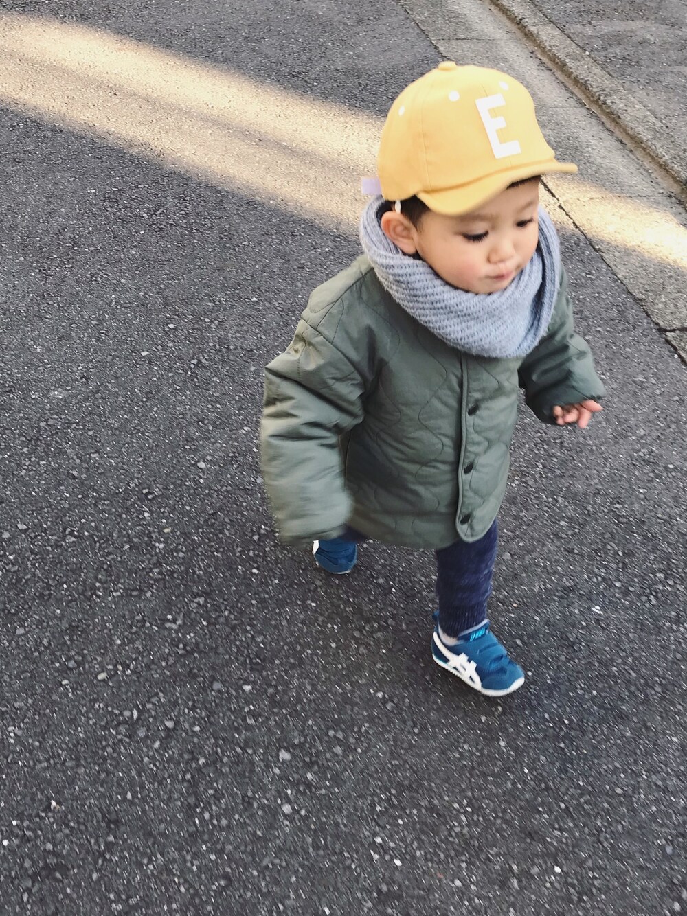 「プチプラコーデ、むすこーで、ZARA KIDS」｜「UNIQLOのアイテム（ジャケット/アウター、グリーン系）」を使った、tansuke_8さん（キッズ・90cm）の冬コーディネートの1枚目の写真