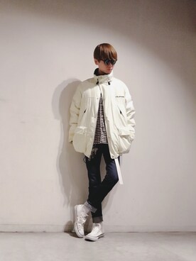 「アイテム（ダウンジャケット/コート、ホワイト系）」を使った、Tomohiro Yajimaさん（メンズ・173cm）の冬コーディネート