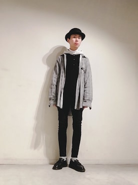 「プルオーバーパーカー」｜「アイテム（ローファー）」を使った、Tomohiro Yajimaさん（メンズ・173cm）の冬コーディネート