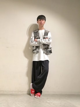 「袖プリント」｜「アイテム（ジャケット/アウター）」を使った、Tomohiro Yajimaさん（メンズ・173cm）の夏コーディネート