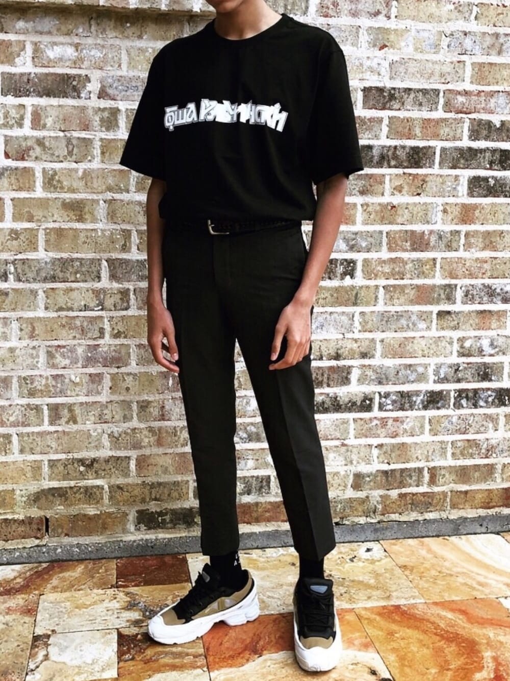 「gosharubchinskiy、RAF SIMONS、rafsimons×adidas、cropped、ADER error」｜「Gosha Rubchinskiyのアイテム（Tシャツ/カットソー、ブラック系）」を使った、Gringinさん（メンズ・170cm）の春コーディネートの1枚目の写真