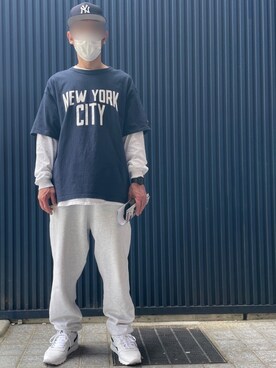 「アイテム（スウェットパンツ、シルバー系）」を使った、山さん（メンズ・181cm）の春コーディネート