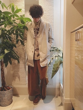 「黒リュック」｜「アイテム（チェスターコート）」を使った、Tomさん（メンズ・186cm）の春コーディネート