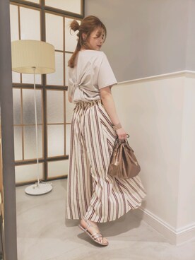 「LEPSIM（レプシィム）のツイストデザインプルオーバーSS　835860（Tシャツ/カットソー、ベージュ系）」を使った、ぶんちゃんさん（レディース・163cm）の春コーディネート