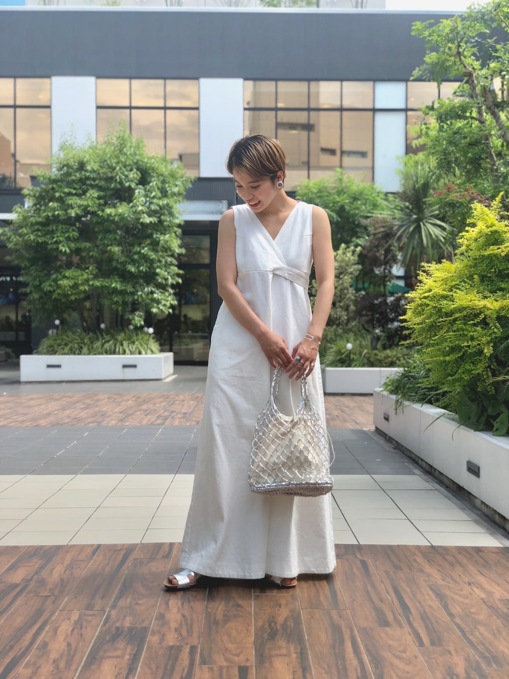 「カジュアルコーデ、ラクチンコーデ、夏コーデ、お洒落さんとつながりたい、freada、オーバーオール、ハイウエスト」｜「FREAK'S STOREのFreada/フリーダ　オーバーオール（サロペット/オーバーオール、ホワイト系）」を使った、たはらさん（レディース・161cm）の夏コーディネートの1枚目の写真