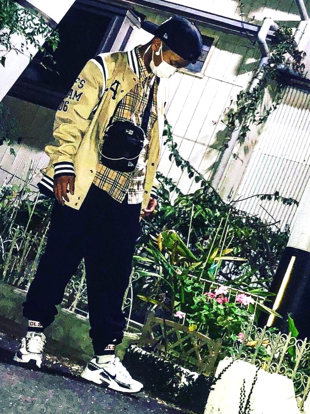 「シンプルおしゃれが好き、いなかもの」｜「BURBERRYのアイテム（シャツ/ブラウス、ベージュ系）」を使った、かんさん（メンズ・165cm）の秋コーディネートの1枚目の写真