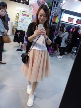 「agnes bのアイテム（アナログ腕時計、ブラック系）」を使った、Yan Princessyanさん（レディース・159cm）の春コーディネート