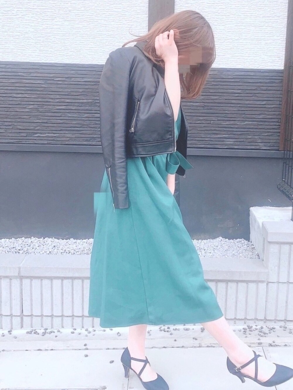 「カジュアルコーデ、ワンピース、いいね、save、フォローお願いします🤑、春コーデ、平成最後のWEARISTAセンバツ、シンプルコーデ」｜「ZARAのアイテム（ライダースジャケット、ブラック系）」を使った、Mokaさん（レディース・153cm）の春コーディネートの1枚目の写真