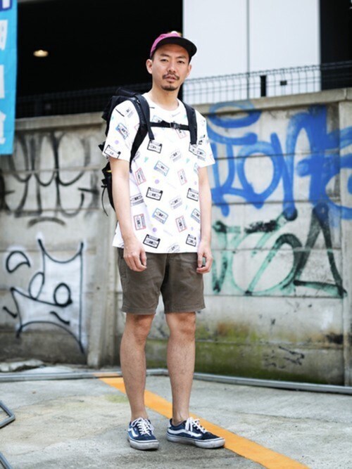 搭配vans球鞋的男性時尚穿搭總 