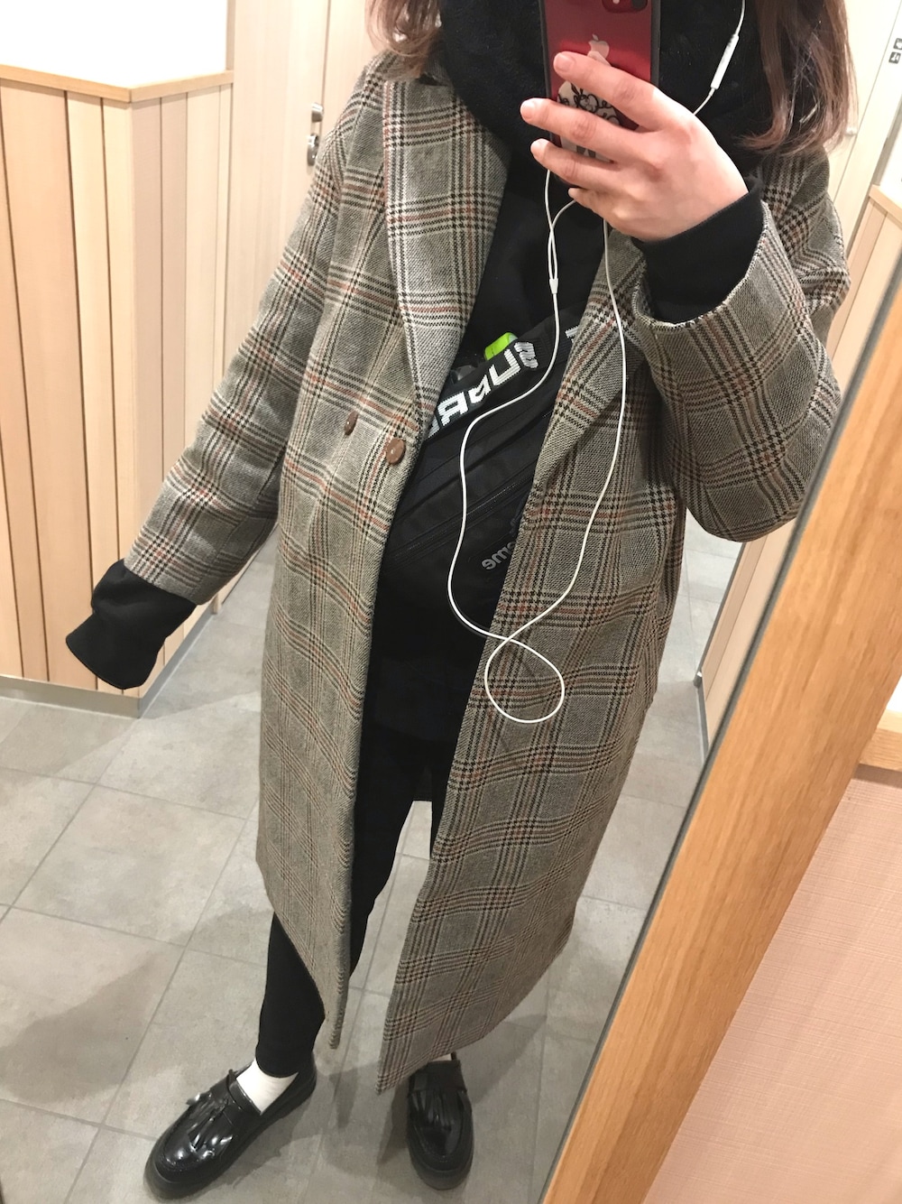 「冬コーデ、今日のコーデ、ootd、グレンチェック、ブラック」｜「Green　Parksの【オンライン限定サイズあり】・タッセルシューズ（ローファー、ブラック系）」を使った、마유さん（レディース・166cm）の冬コーディネートの1枚目の写真