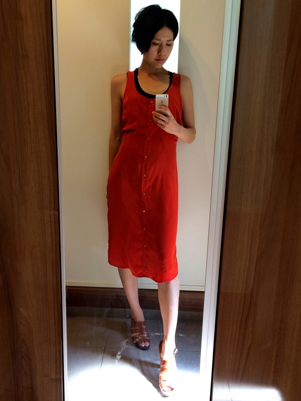 「夏コーデ、シンプル」｜「H&Mのアイテム（シャツワンピース、オレンジ系）」を使った、Y TSUCHIYAさん（レディース・170cm）の夏コーディネートの1枚目の写真
