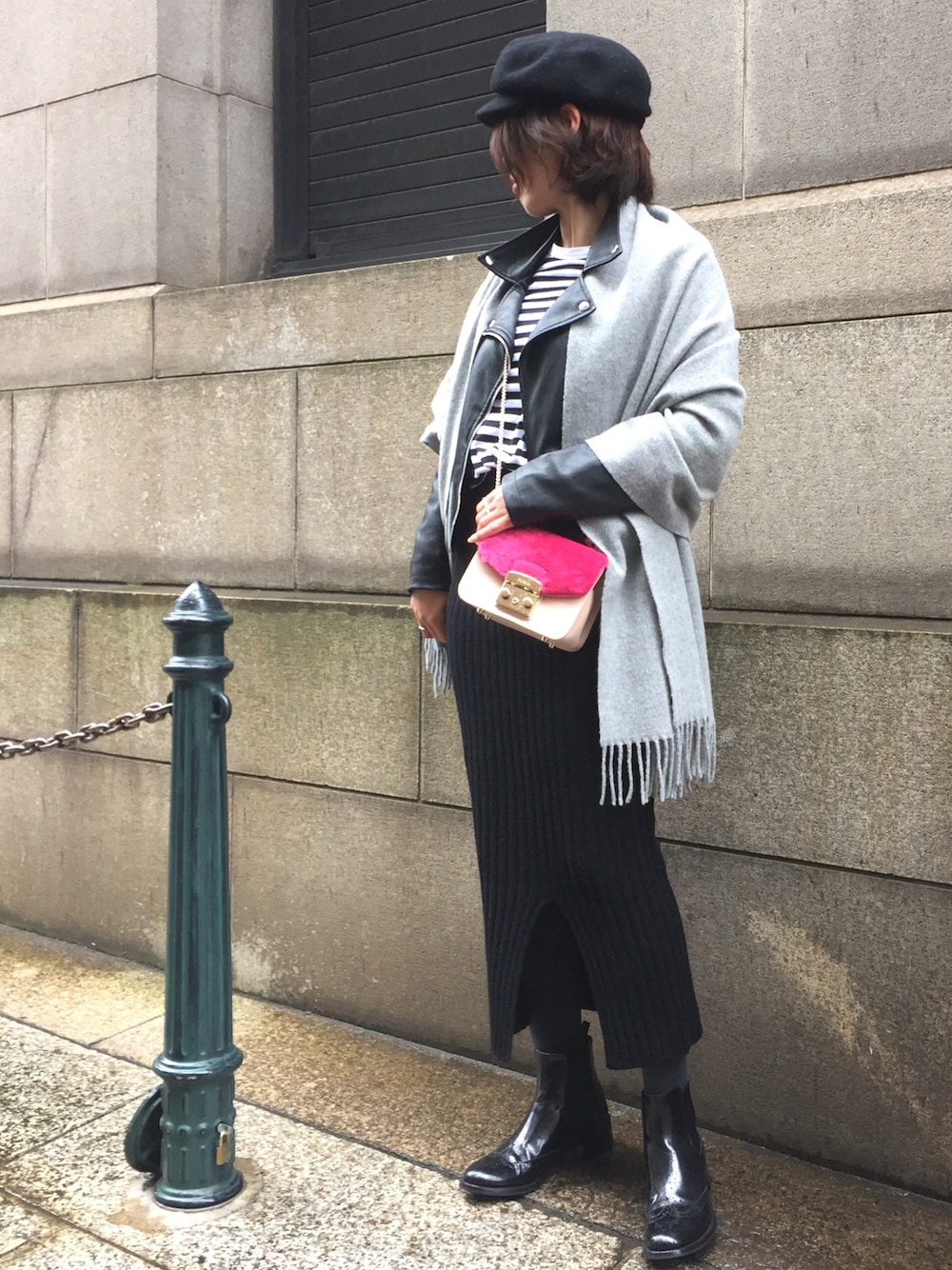 「大人カジュアル、オトナ女子、シンプルコーデ、モノトーン、ZARA、ライダース、タイトスカート、furla、マリンキャップ、サイドゴアブーツ」｜「OVERRIDEの【mina11月号/Cancam11月号掲載】【override】★OR BS Fisheman Casqutte/オーバーライド フィッシャーマン キャスケット（キャスケット、ブラック系）」を使った、katsumiさん（レディース・160cm）の冬コーディネートの1枚目の写真
