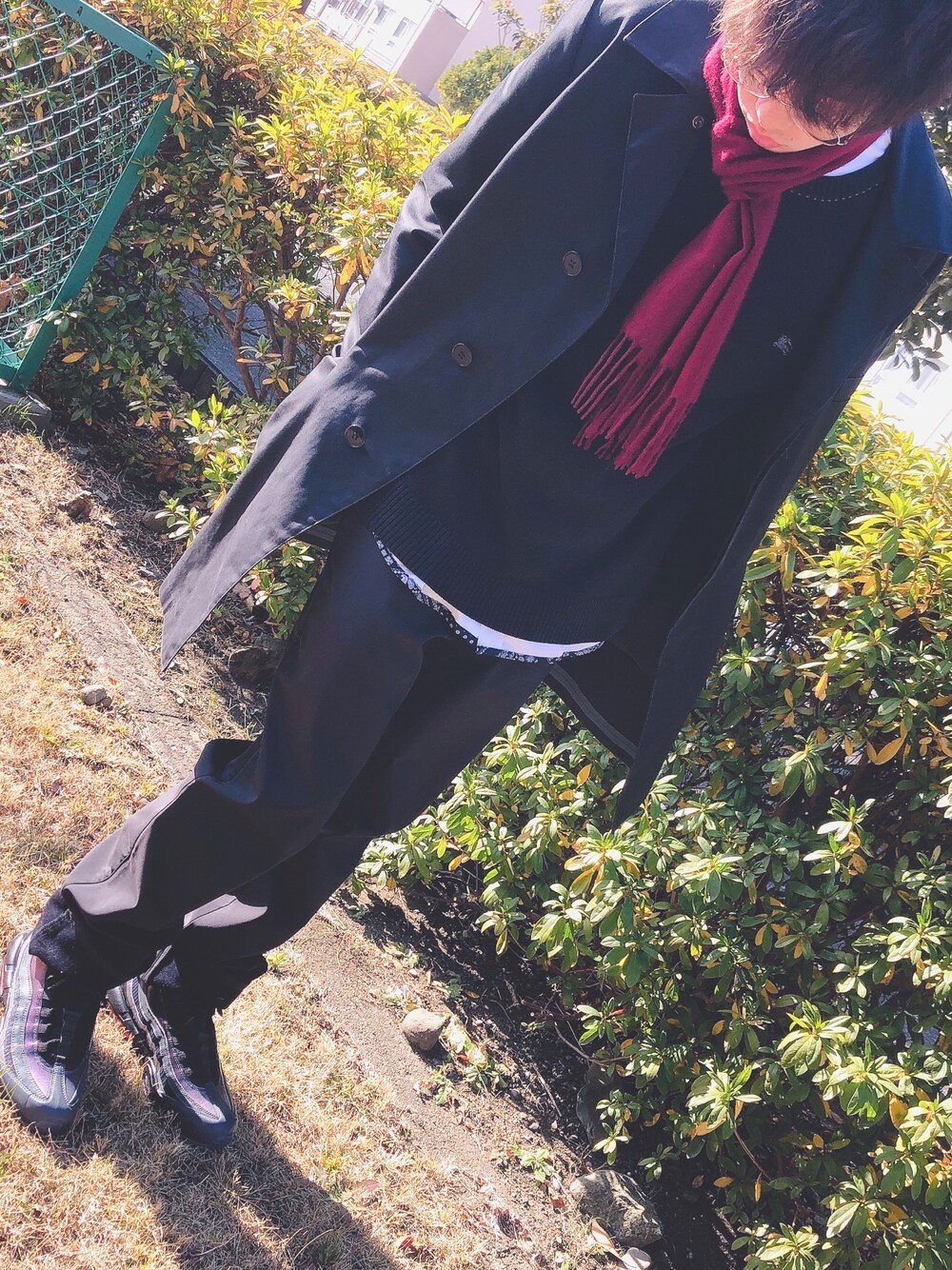 「おしゃれになりたい、おしゃれさんと繋がりたい、古着好きな人と繋がりたい、はるコーデ、シンプルコーデ、キレイめ、BURBERRY BLACK LABEL、DOUBLE STEAL、A.P.C.、NIKE AIR MAX」｜「DOUBLE STEALのアイテム（シャツ/ブラウス、ホワイト系）」を使った、NicoNikoさん（メンズ・175cm）の春コーディネートの1枚目の写真