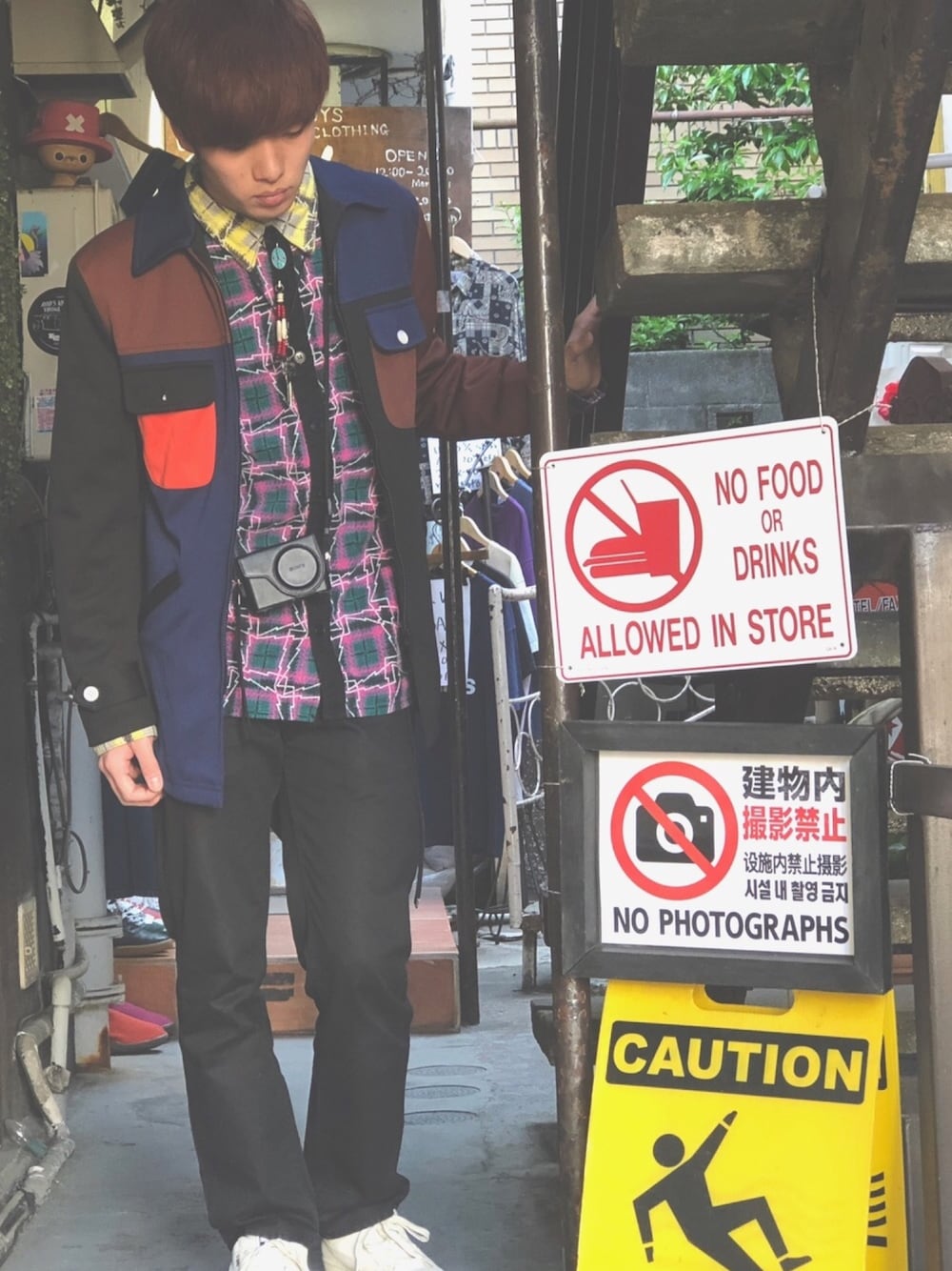 「おしゃれさんと繋がりたい、おしゃれになりたい、おしゃれ修行中、古着、DOARAT、burberry、BURBERRY BLACK LABEL、PUMA」｜「BURBERRY BLACK LABELのアイテム（デニムパンツ、シルバー系）」を使った、NicoNikoさん（メンズ・175cm）の春コーディネートの1枚目の写真