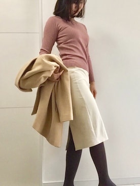 「GU（ジーユー）のアイテム（スカート、ホワイト系）」を使った、kaedeさん（レディース・164cm）の冬コーディネート