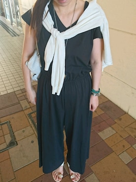 「earth music&ecology（アースミュージックアンドエコロジー）のアイテム（つなぎ/オールインワン、ブラック系）」を使った、まめまめビーンズさん（レディース・161cm）の春コーディネート