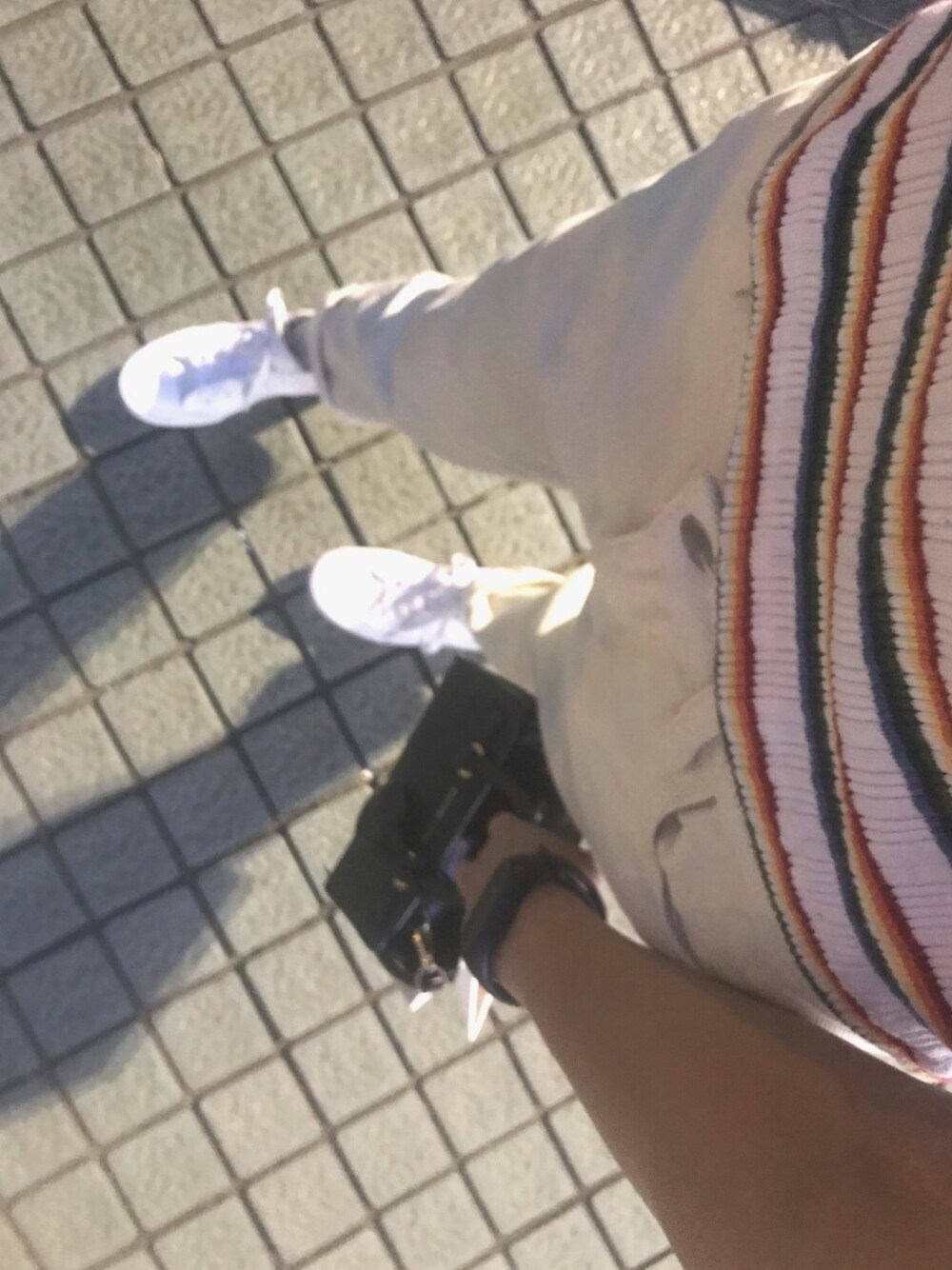 「girl、ALLWHITE、Boyfriend Jeans、summer、rainbow」｜「CONVERSEのアイテム（スニーカー、ホワイト系）」を使った、Celia Cさん（レディース・160cm）の夏コーディネートの1枚目の写真