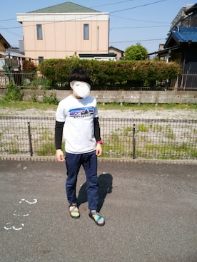 「Gramicci（グラミチ）のアイテム（シューズ）」を使った、てったさん（メンズ・171cm）の春コーディネート