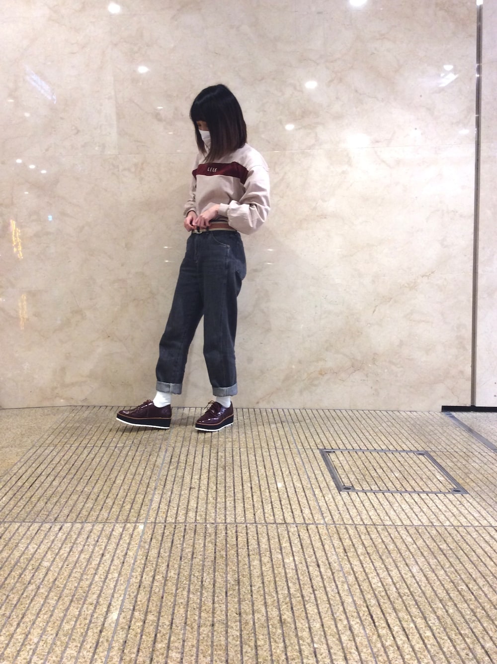 「オリエンタルトラフィック、ORiental TRaffic(ORiental TRaffic)、厚底シューズ、スウェット、秋のコーデ、あしもと倶楽部、デニム」｜「ORiental TRafficの【2020AW新作】厚底レースアップシューズ/1314（ドレスシューズ、レッド系）」を使った、ORiental TRaffic ヤエチカ店さん（レディース・163cm）の秋コーディネートの1枚目の写真