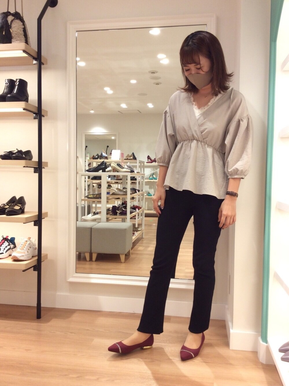 「1303、ORiental TRaffic(ORiental TRaffic)」｜「ORiental TRafficの【2020AW新作】ポインテッドトゥ切替パンプス/1303（パンプス、レッド系）」を使った、ORiental TRaffic ヤエチカ店さん（レディース・163cm）の秋コーディネートの1枚目の写真
