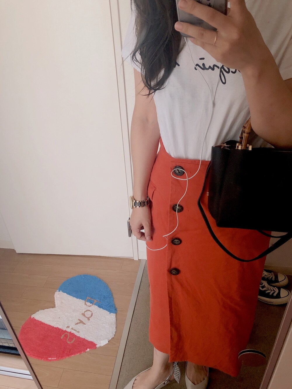 「着回しコーデ、スカート」｜「agnes b.のS137 TS（Tシャツ/カットソー、ホワイト系）」を使った、Sさん（レディース・159cm）の夏コーディネートの1枚目の写真