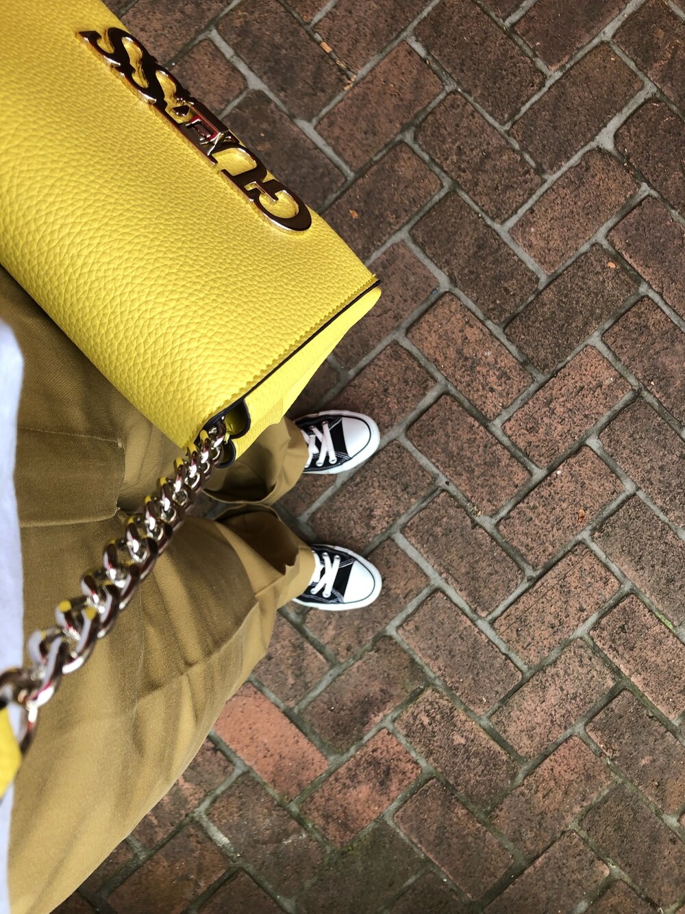 「CONVERSEのアイテム（スニーカー、ブラック系）」を使った、sugari~~~さん（レディース・159cm）の夏コーディネートの1枚目の写真