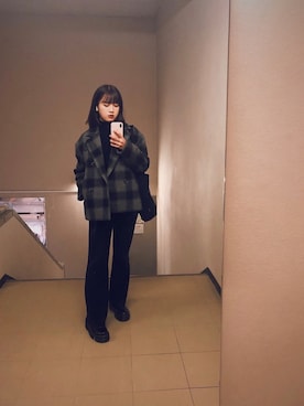 「carhartt」｜「アイテム（チェスターコート）」を使った、ASAGIさん（レディース・168cm）の冬コーディネート