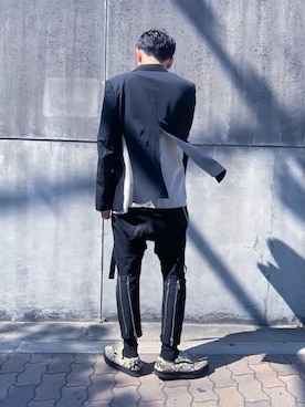 「sulvam」｜「アイテム（スラックス）」を使った、Atsuya Ideiさん（メンズ・175cm）の春コーディネート