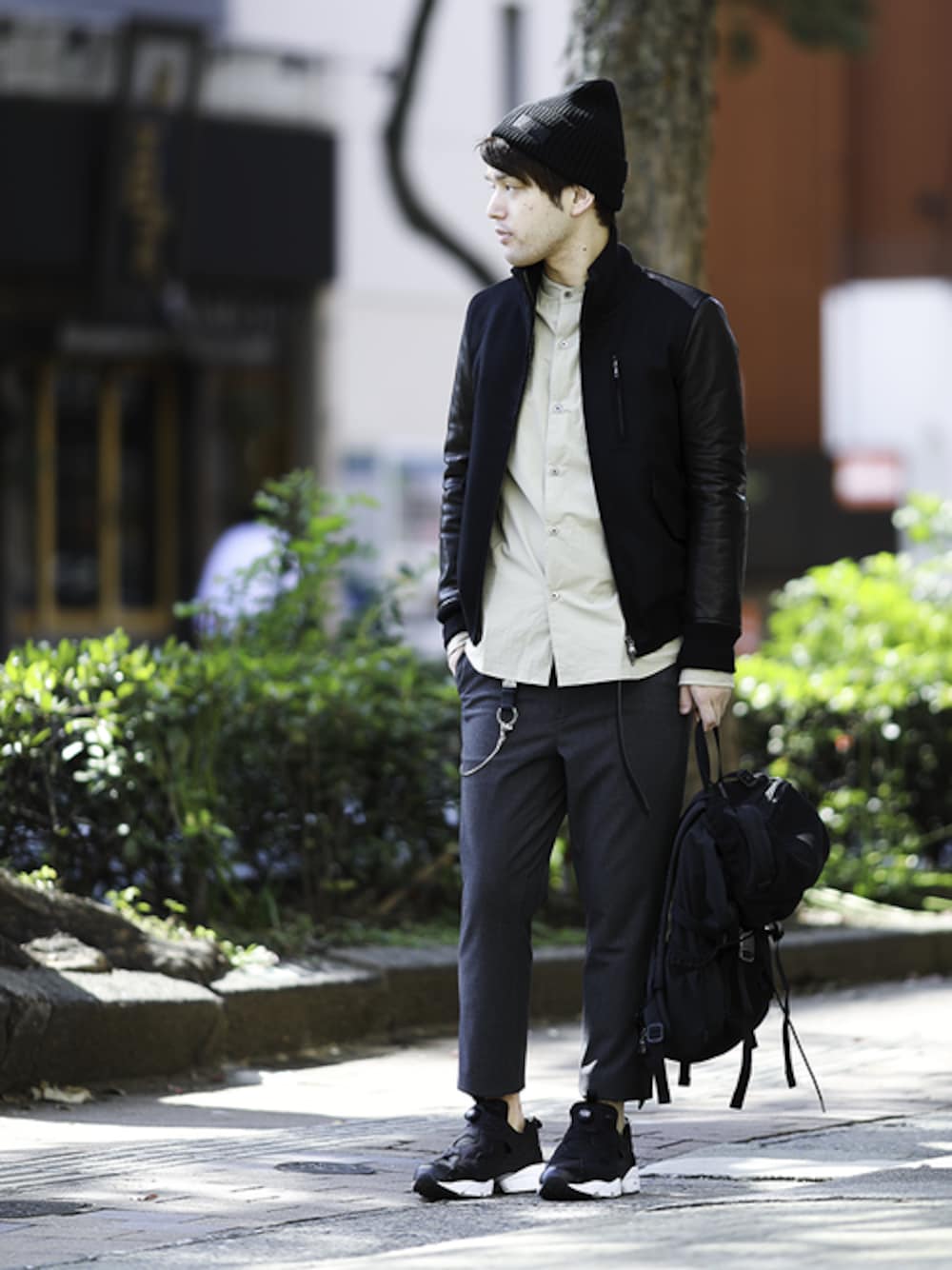 「スタジャン、シンプル、ニット帽、秋のコーデ、スラックス、LOUNGE LIZARD、ラフ、ootd、outfit、バンドカラー」｜「LOUNGE LIZARDの80/1 TYPEWRITER バンドカラーシャツ（シャツ/ブラウス、ベージュ系）」を使った、SHU KAWASAKIさん（メンズ・170cm）の秋コーディネートの1枚目の写真